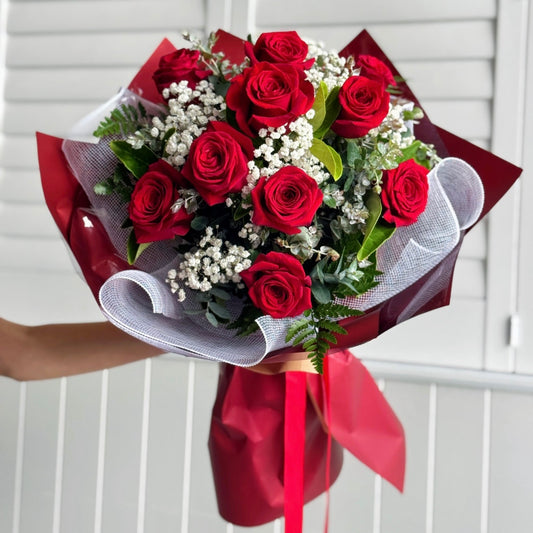 10 Red Roses Kisses Bouquet